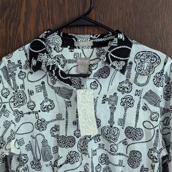 New With Tags Chico's No Iron Cotton Keys Print Black & White Button Down Shirt - Picture 2 of 7